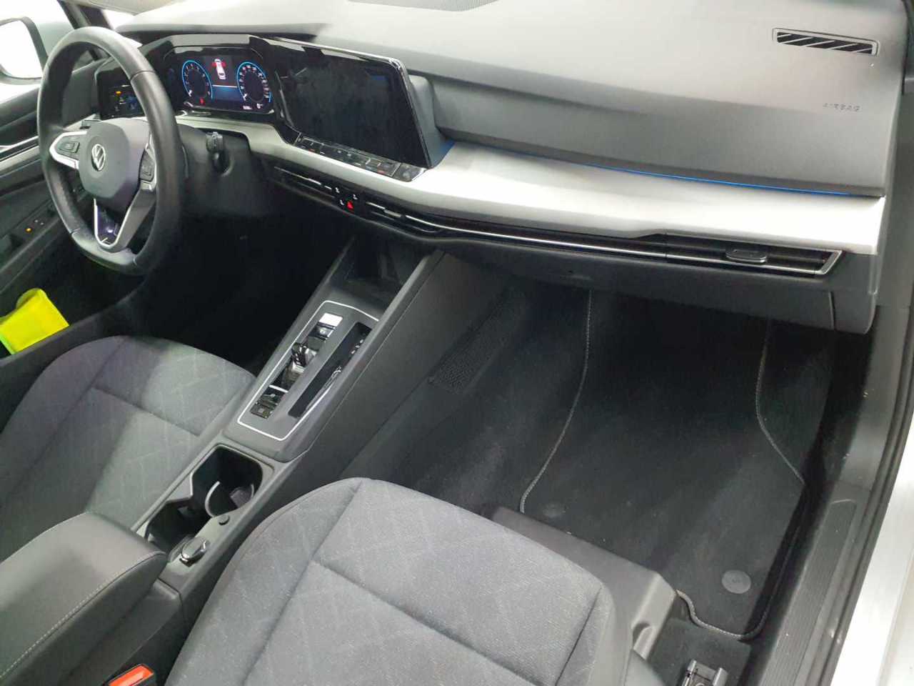 Volkswagen Golf Variant 1.0 eTSI OPF DSG Life 9