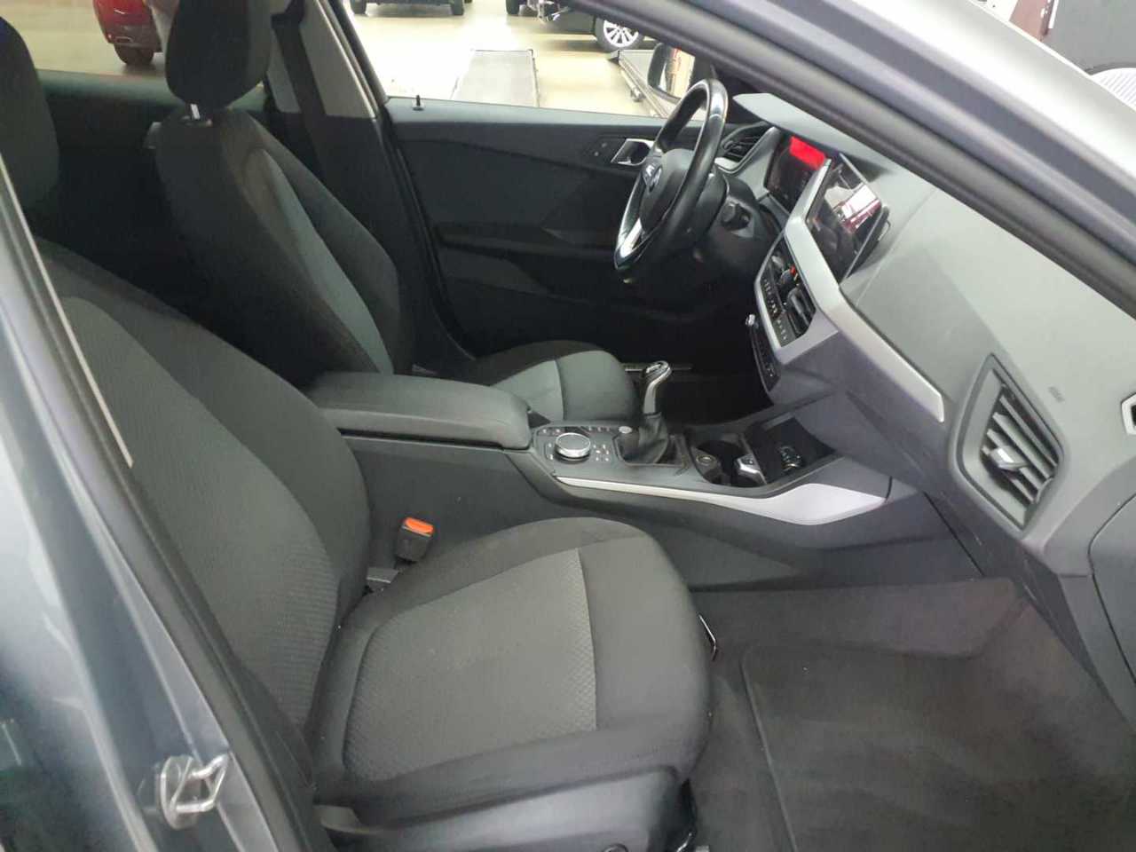 BMW 116i Advantage 7