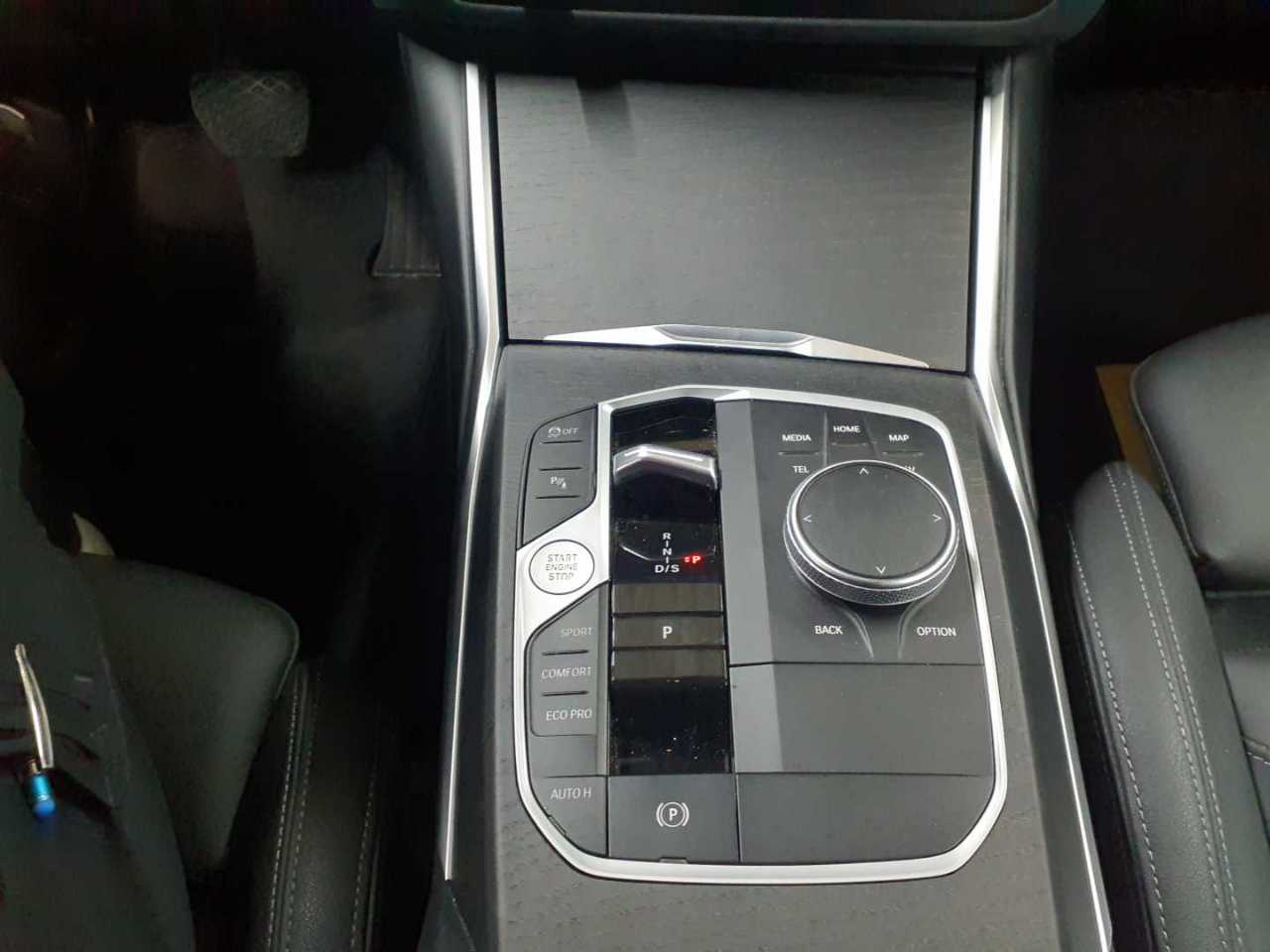 BMW 320d Touring Aut. 10