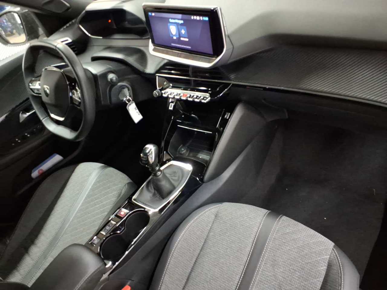 Peugeot 2008 PureTech 100 Allure 9