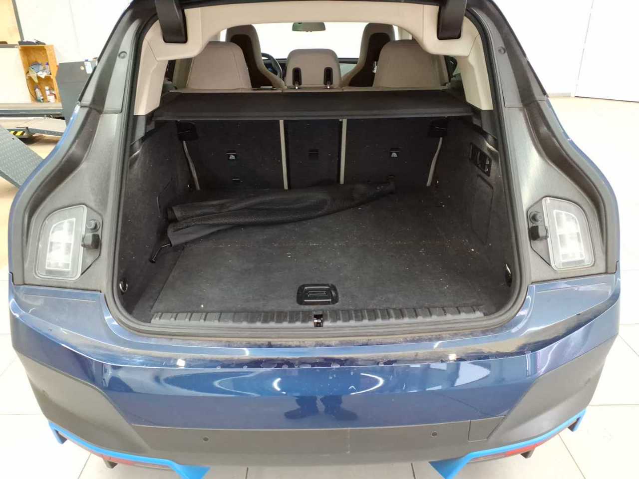 BMW iX xDrive40 15