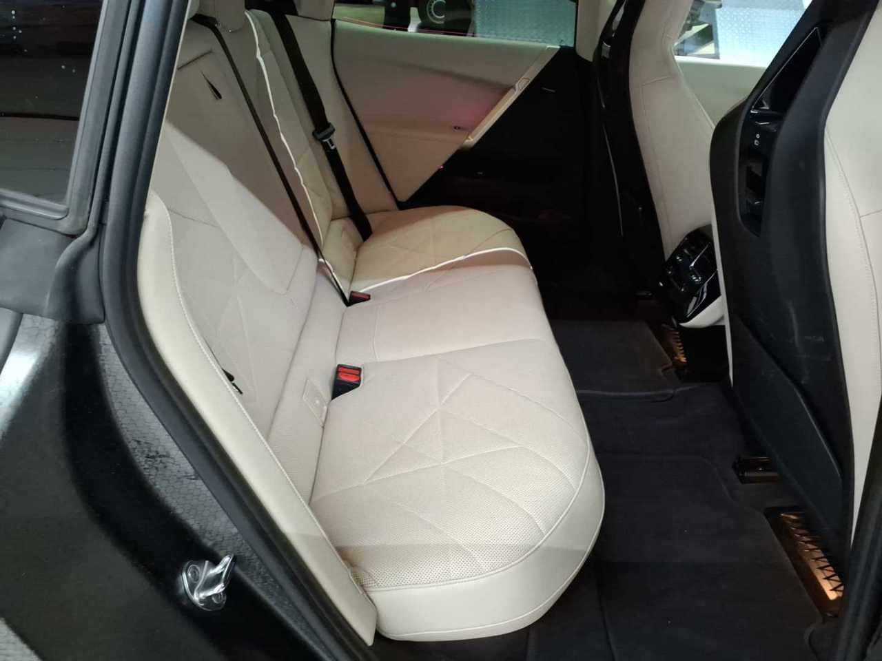 BMW iX xDrive40 14
