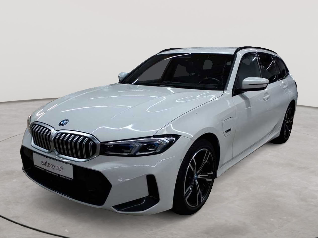 BMW 330e Touring Aut. 2