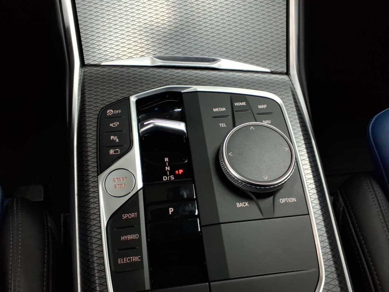 BMW 330e Touring Aut. 10