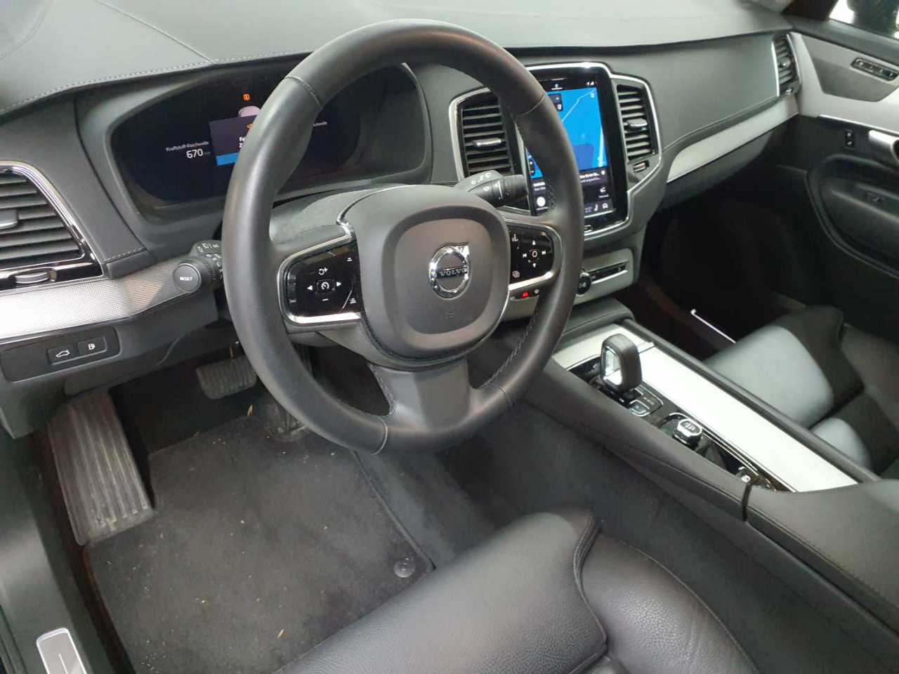 Volvo XC90 T8 AWD Recharge Plus Dark 9