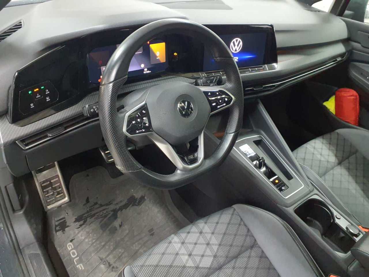 Volkswagen Golf Variant 2.0 TDI SCR DSG R-Line 9