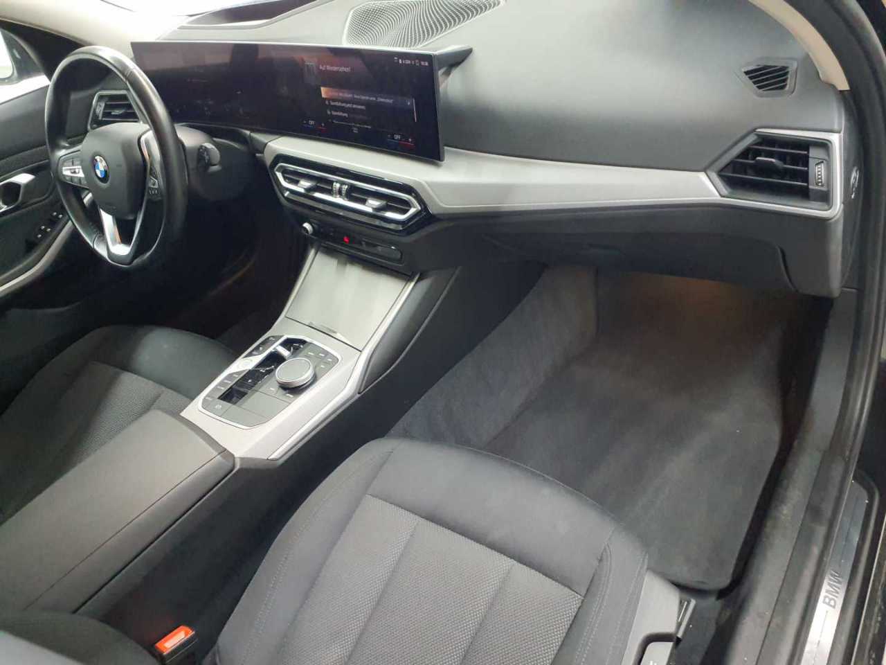 BMW 318i Touring Aut. 9