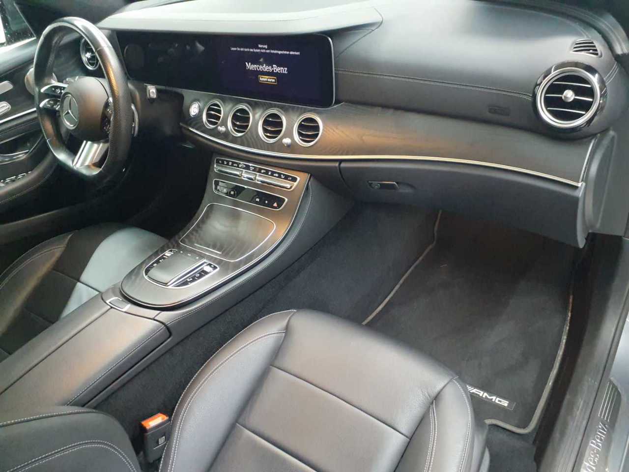 Mercedes-Benz E 300 de 4Matic T 9G-TRONIC AMG Line 9