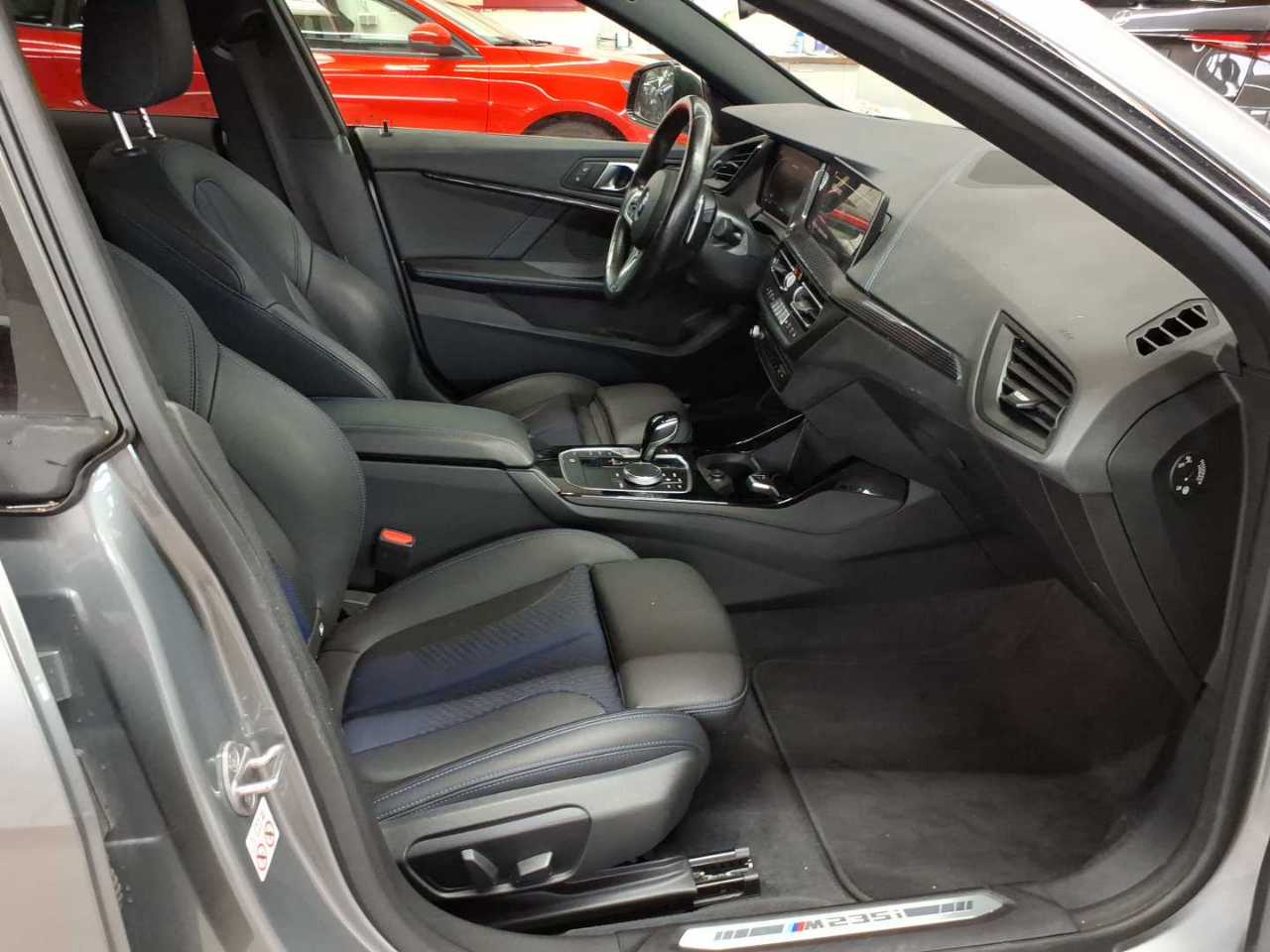 BMW M235i xDrive 8