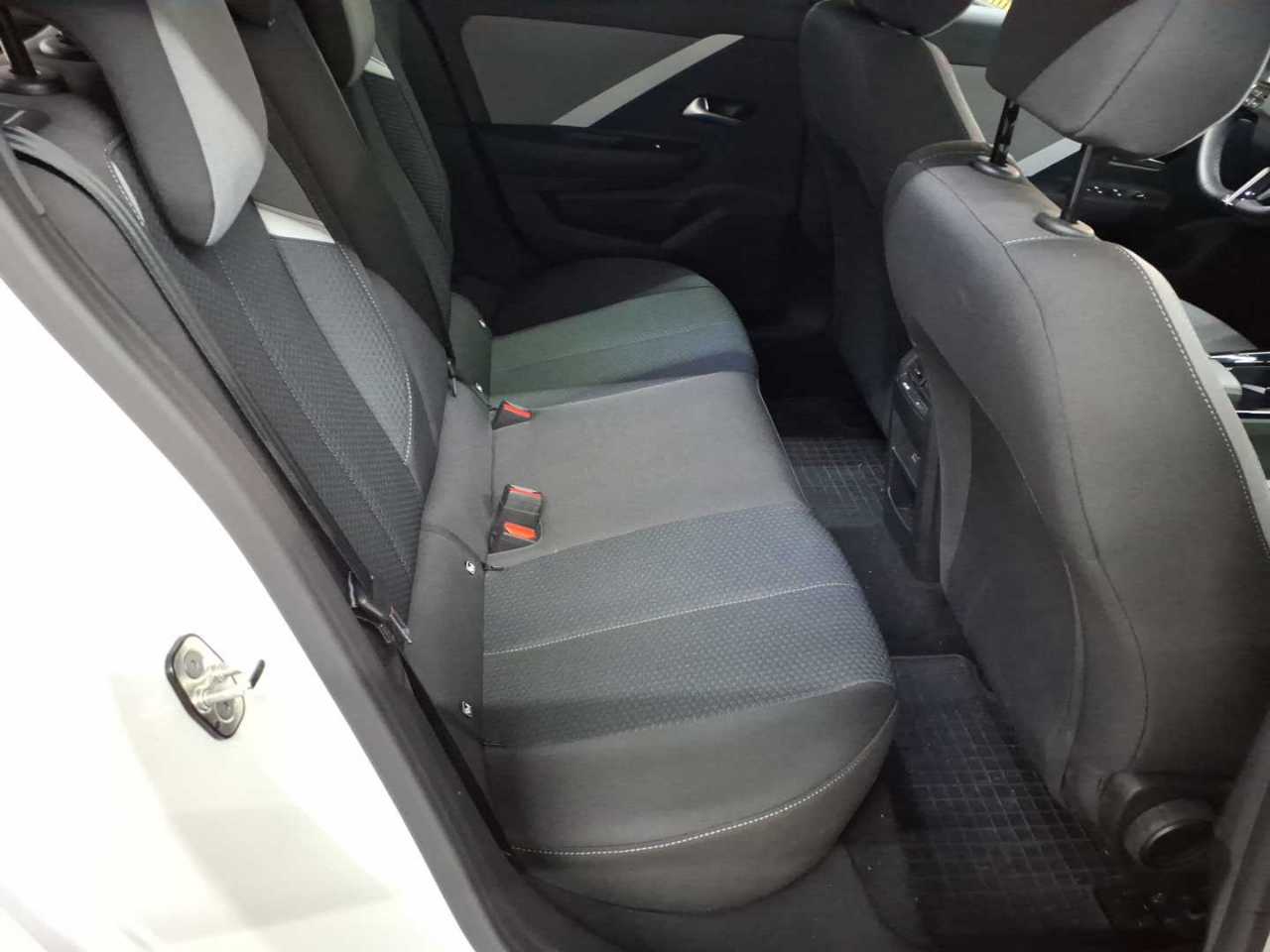 Opel Astra 1.2 Turbo Business Edition 14