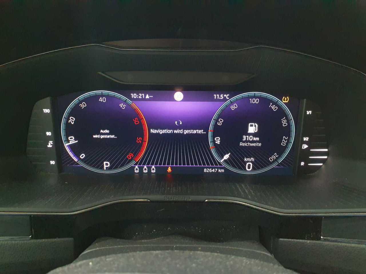 Skoda Superb Combi 2.0 TDI DSG Style 11
