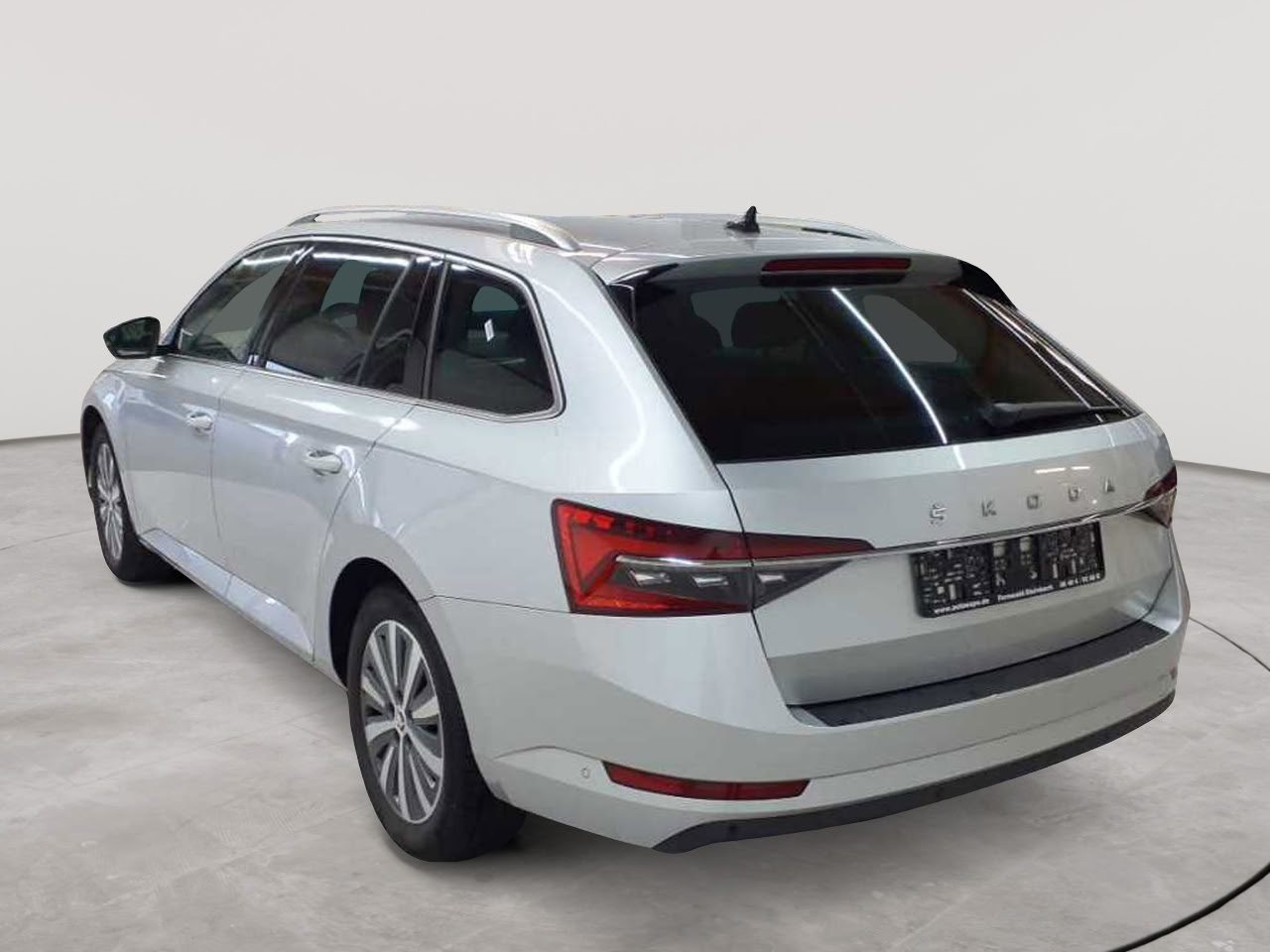 Skoda Superb Combi 2.0 TDI DSG Style 5