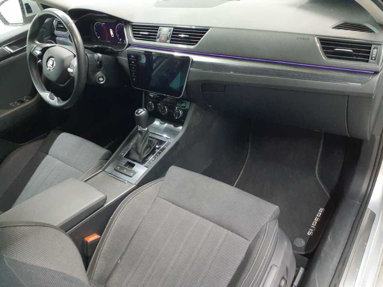 Skoda Superb Combi 2.0 TDI DSG Style 9