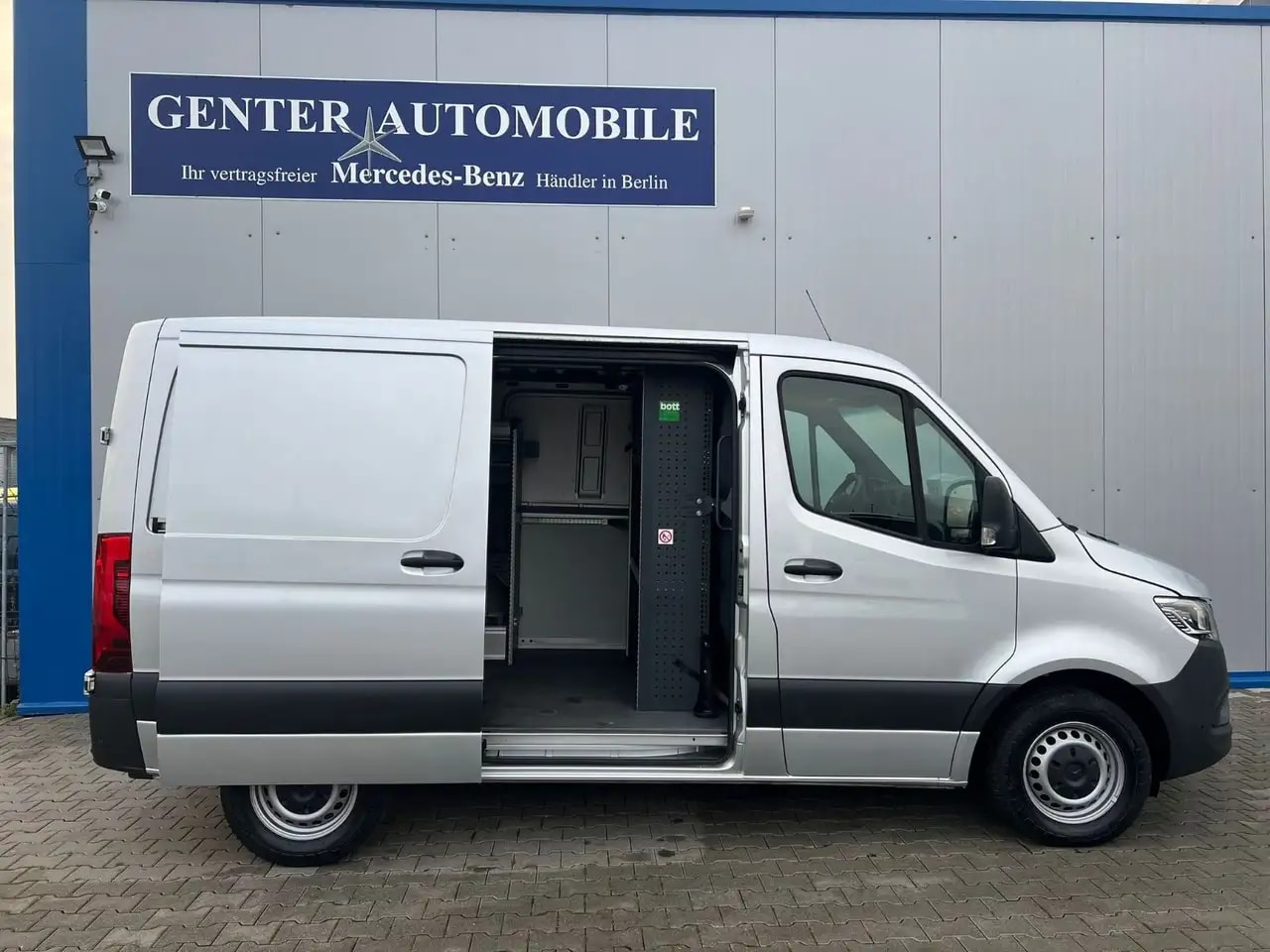 Mercedes-Benz Sprinter 314 AUTOMATIK NAVI TOTWINKEL KAMERA LED 6