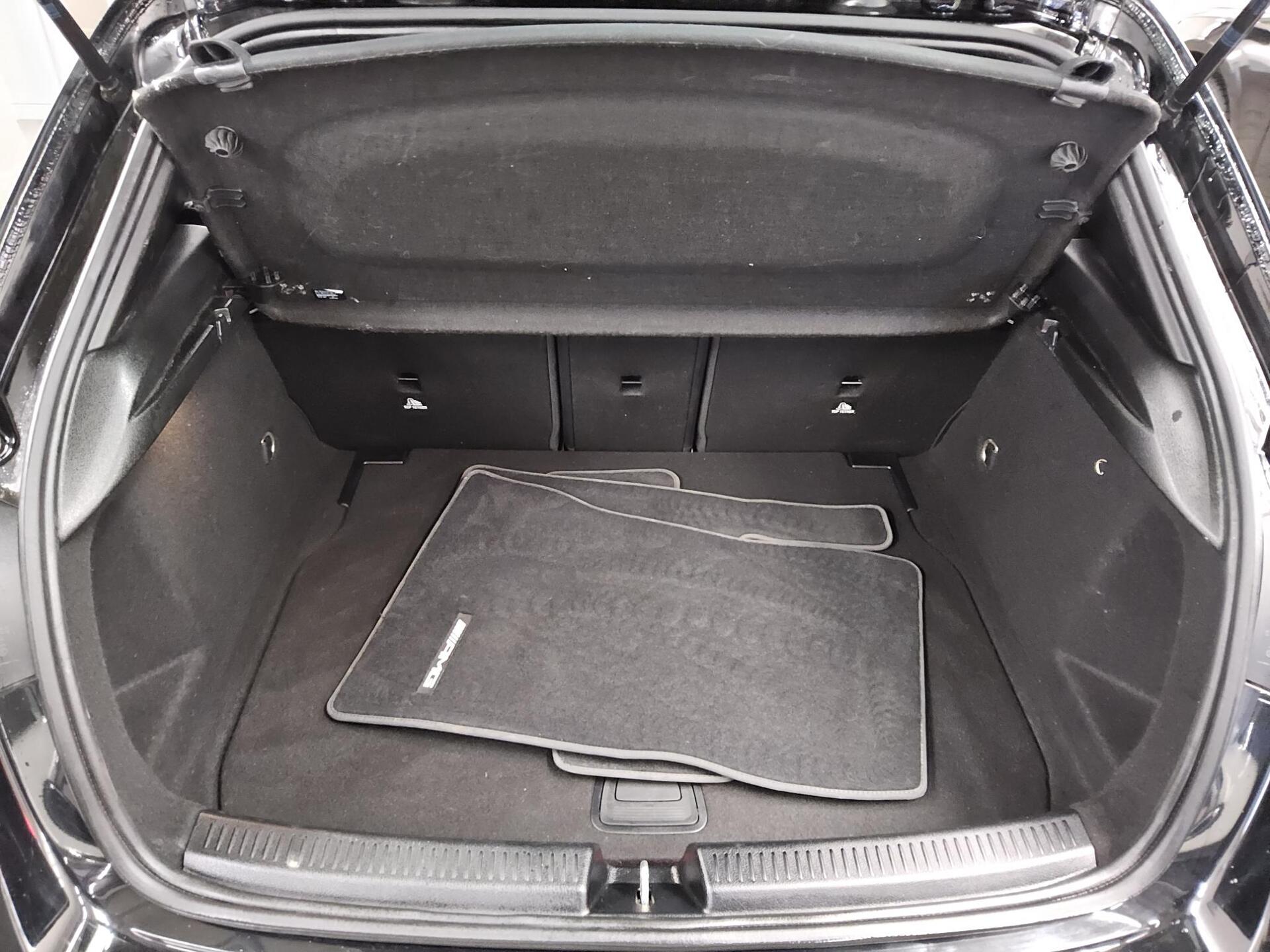 Mercedes-Benz A 220 d AMG-Line Navi LED Distronic+ Keyless 12