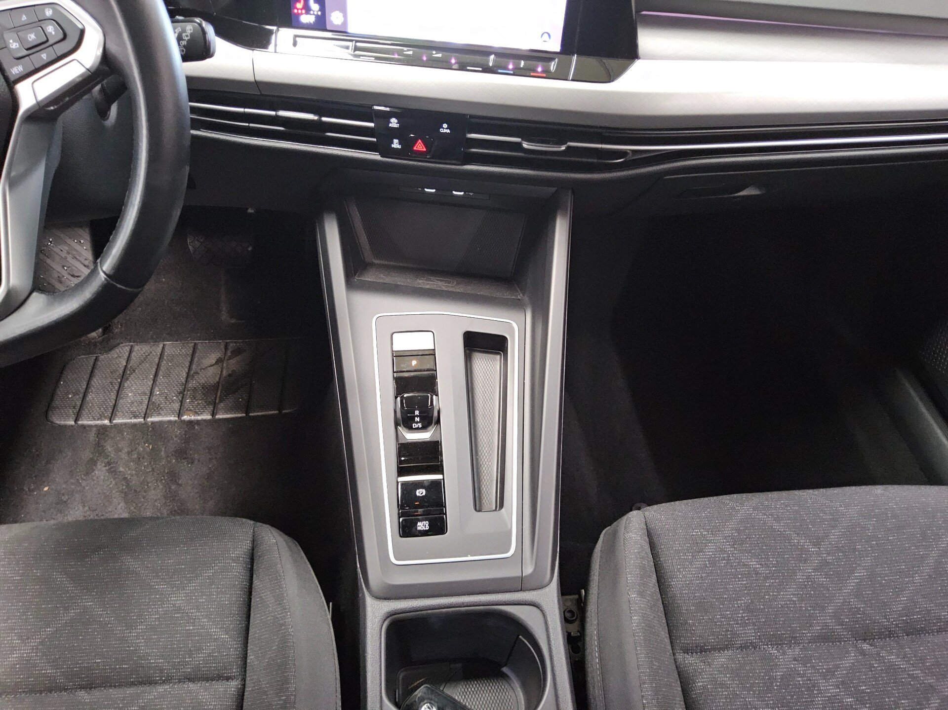 Volkswagen Golf-8 Var. 2.0 TDI Life Navi LED ACC HuD AHK 6