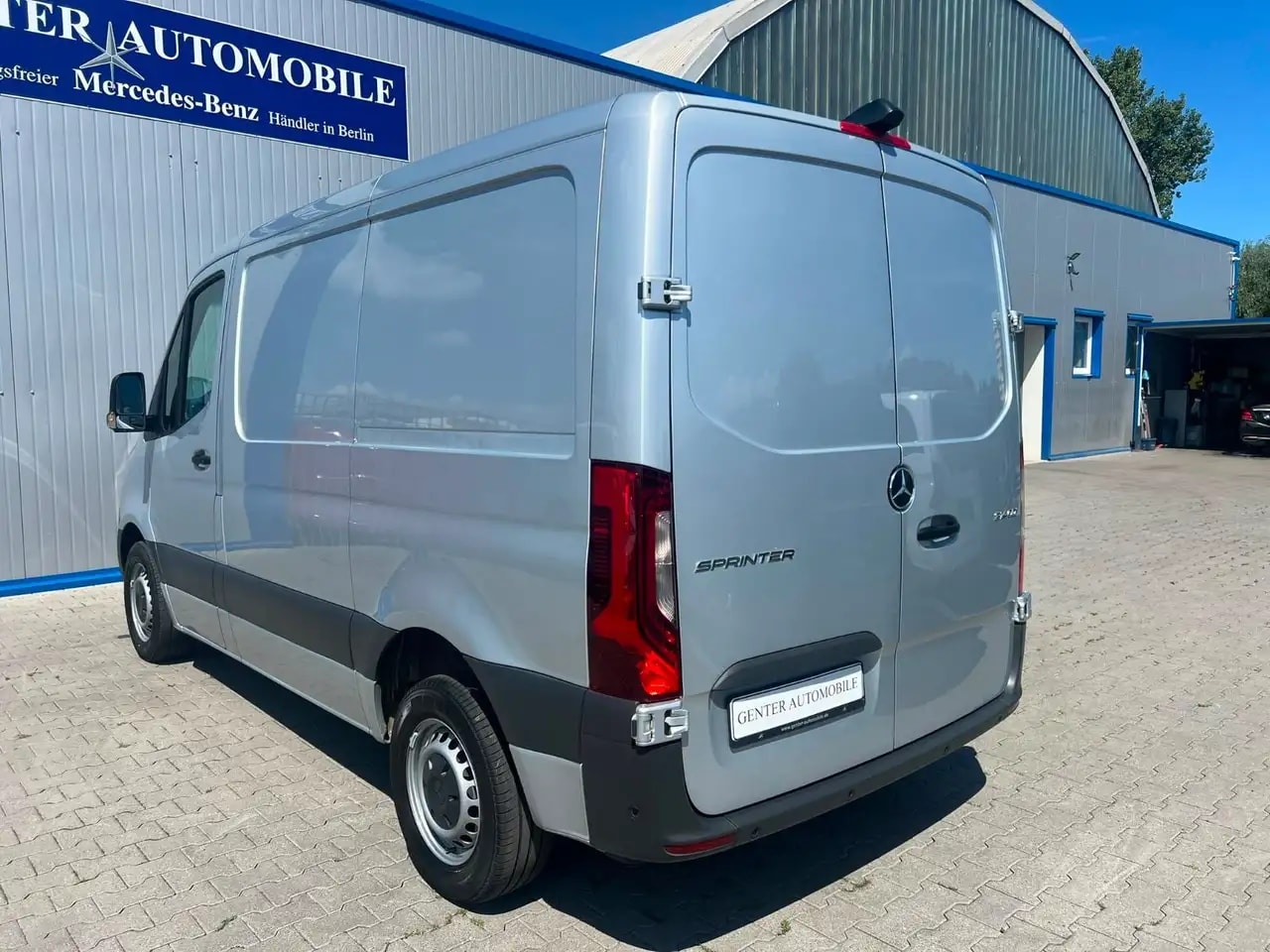 Mercedes-Benz Sprinter 314 AUTOMATIK NAVI TOTWINKEL KAMERA LED 7