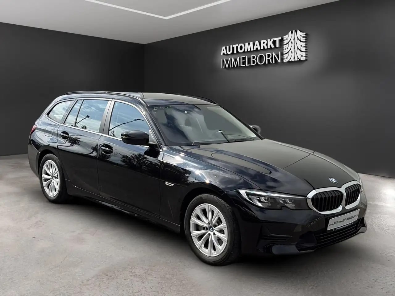 BMW 330 e Advantage AHK*LiveCP*LED*Navi+*DAB*Spur