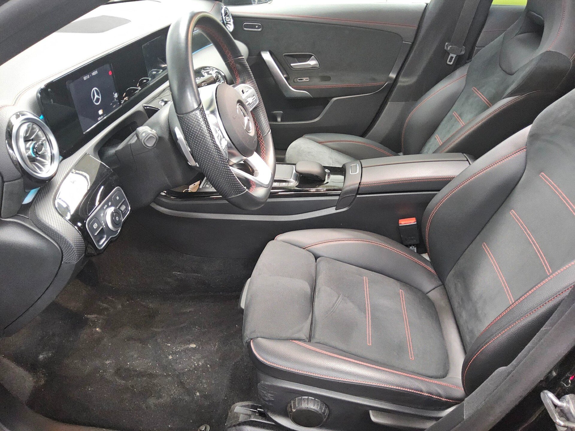 Mercedes-Benz CLA 250 Shooting Brake e AMG-Line Navi LED Pano 9