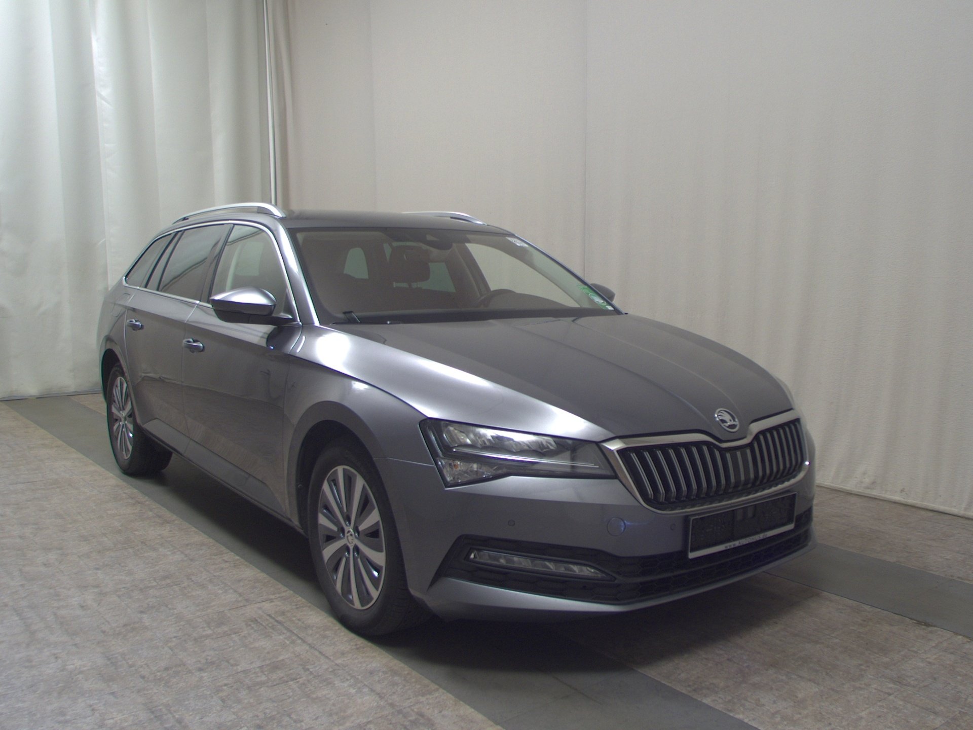 Skoda Superb Kombi 2.0 TDI Ambition Navi LED vc ACC 3