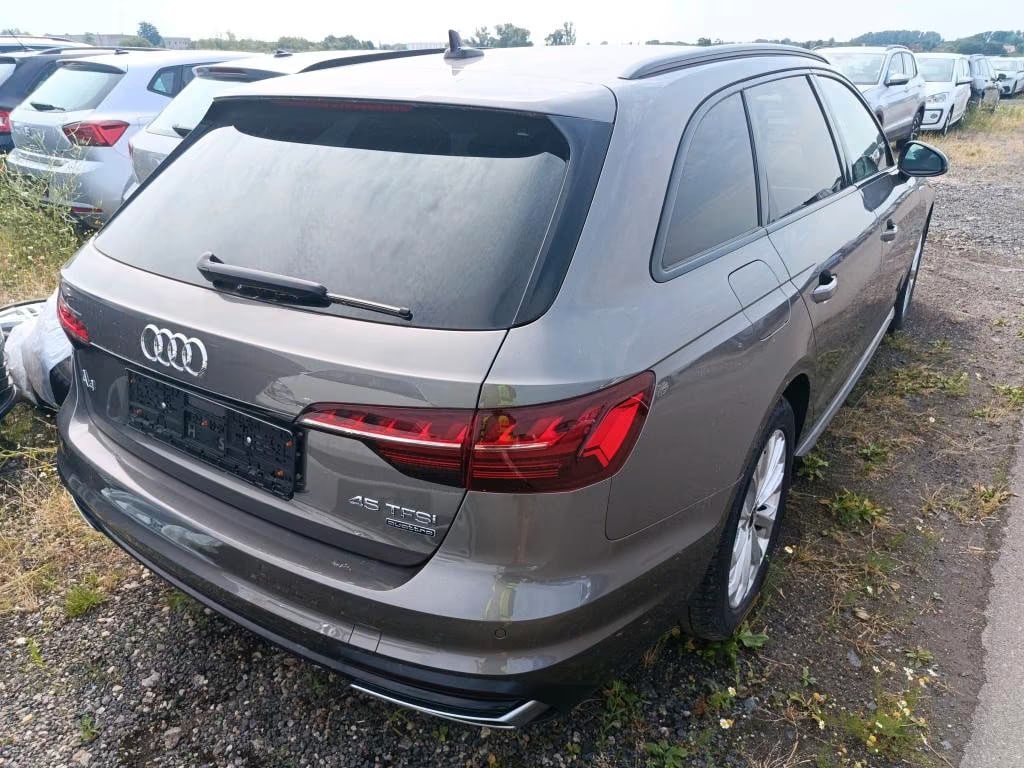 Audi A4 2.0 2022 4