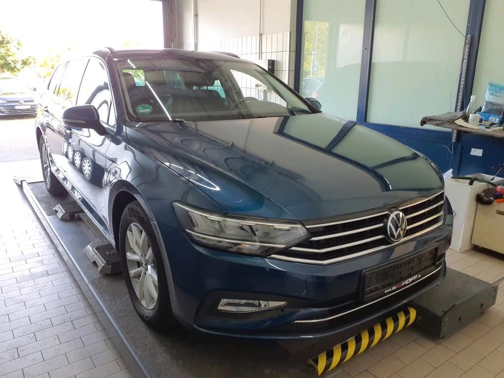 Volkswagen Passat Variant 2.0 2023 2