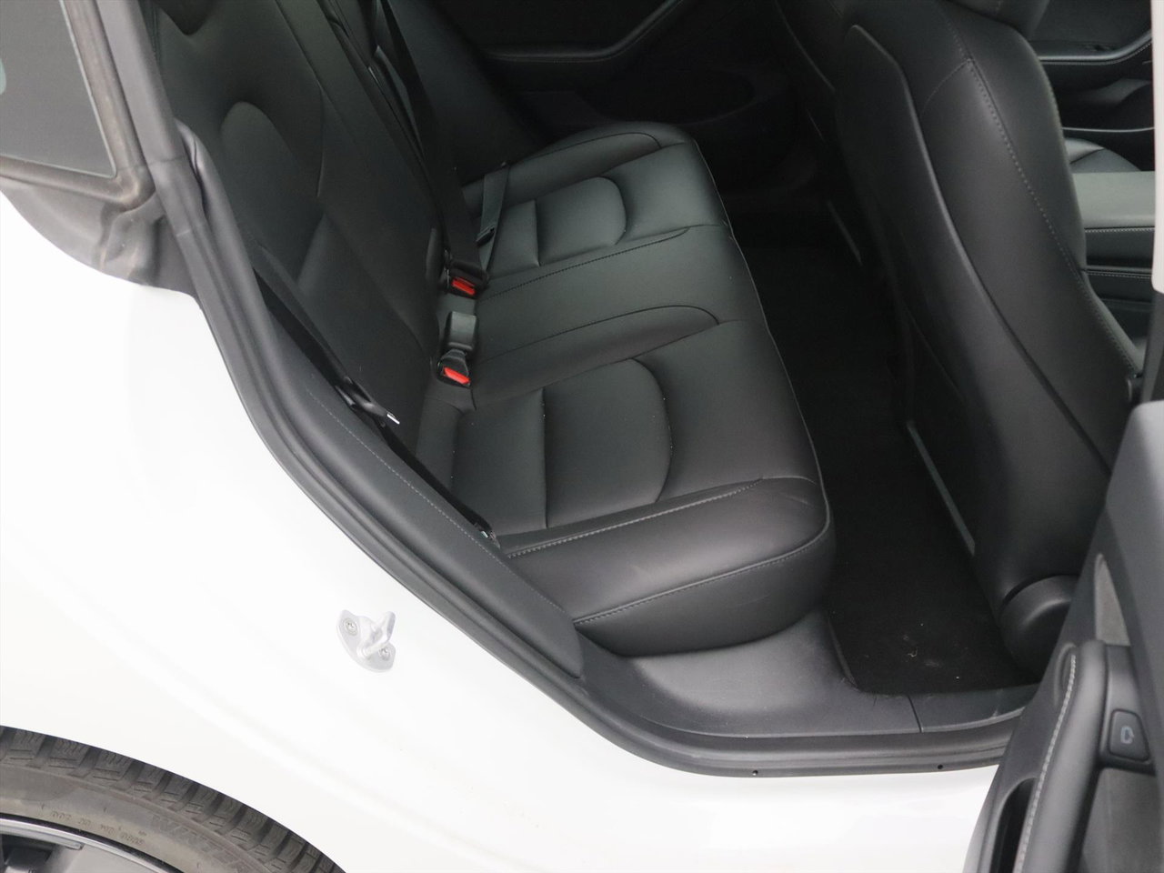 Tesla Model 3 Long-Range AWD 351pk 75 kWh UPGRADE 94,4% SoH [ WARMTEPOMP+AUTOPILOT+620KM WLTP+PREMIUM AUDIO ] 12