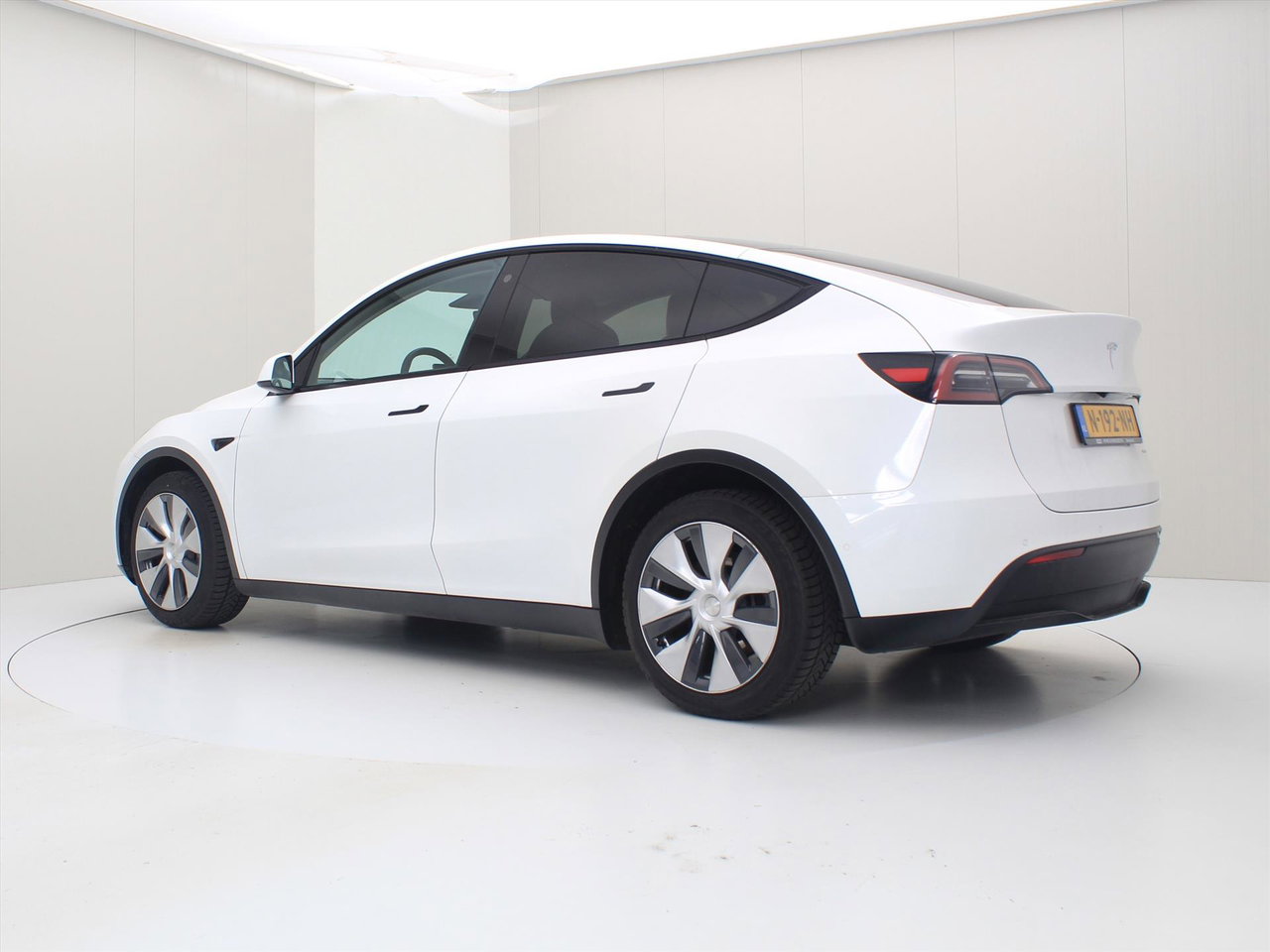 Tesla Model Y Long Range AWD 75kWh 351pk 92.8% SoH [ AMD RYZEN+AUTOPILOT+19 INCH+PREMIUM AUDIO ] 2