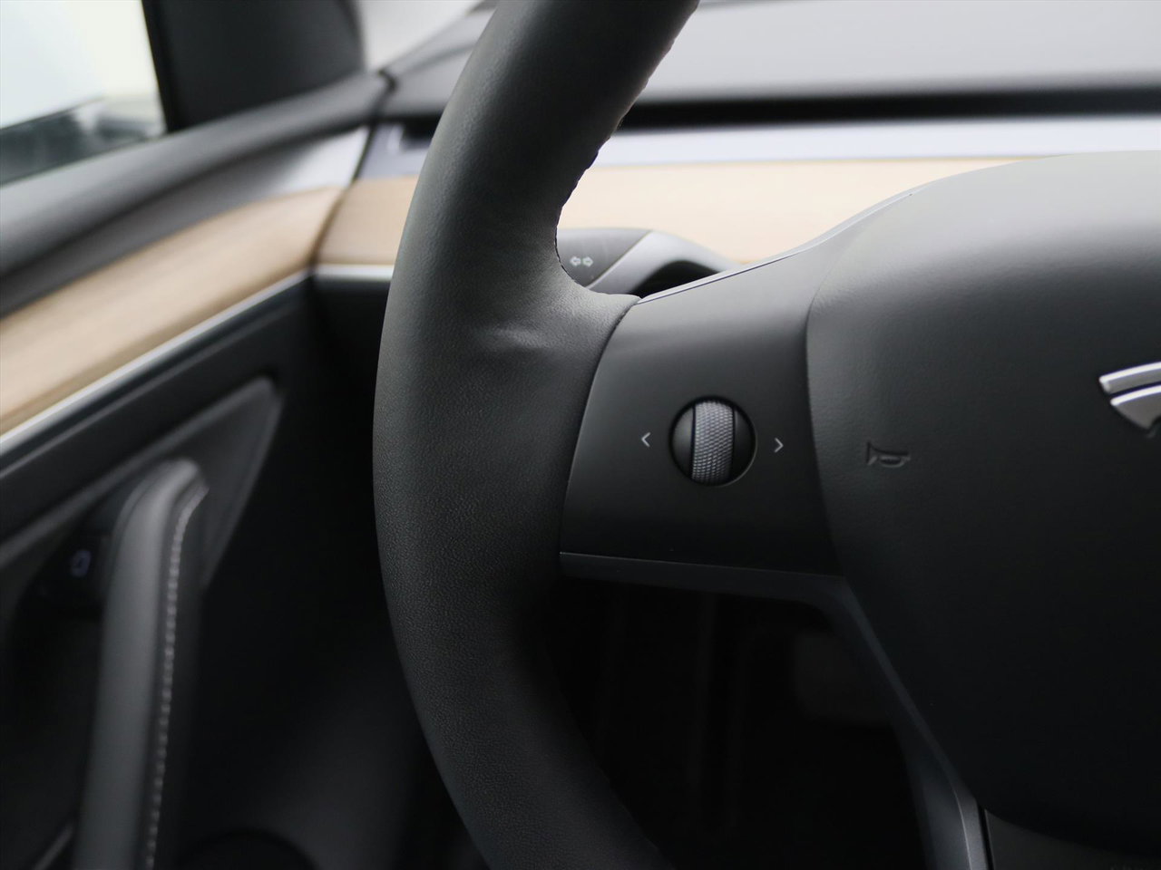 Tesla Model Y Long Range AWD 75kWh 351pk 92.8% SoH [ AMD RYZEN+AUTOPILOT+19 INCH+PREMIUM AUDIO ] 19