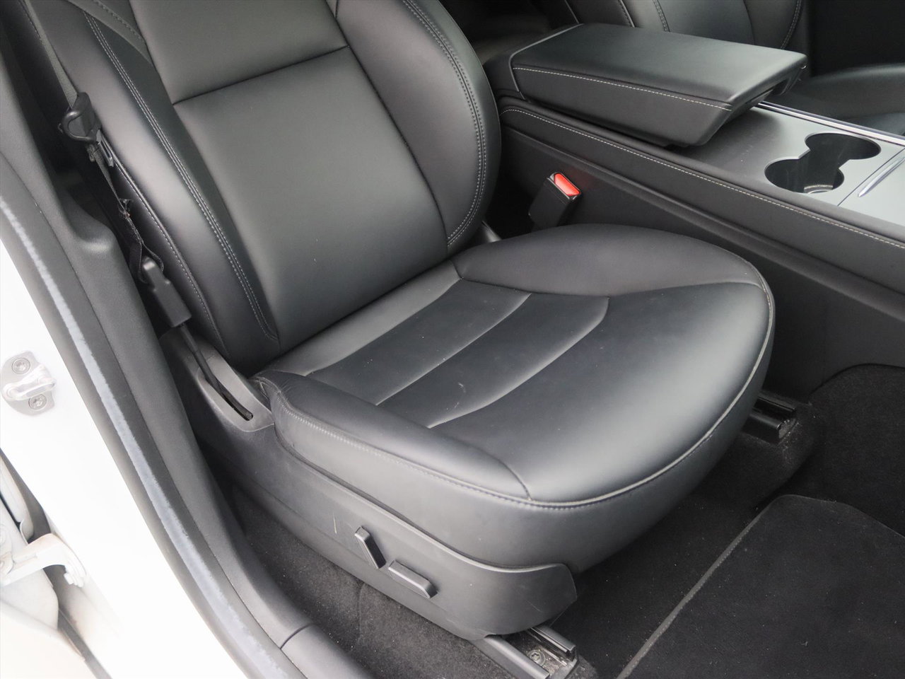 Tesla Model Y Standard RWD Plus 92.4% SoH [ TREKHAAK+LFP ACCU+AUTOPILOT+19 INCH+PREMIUM AUDIO ] 16