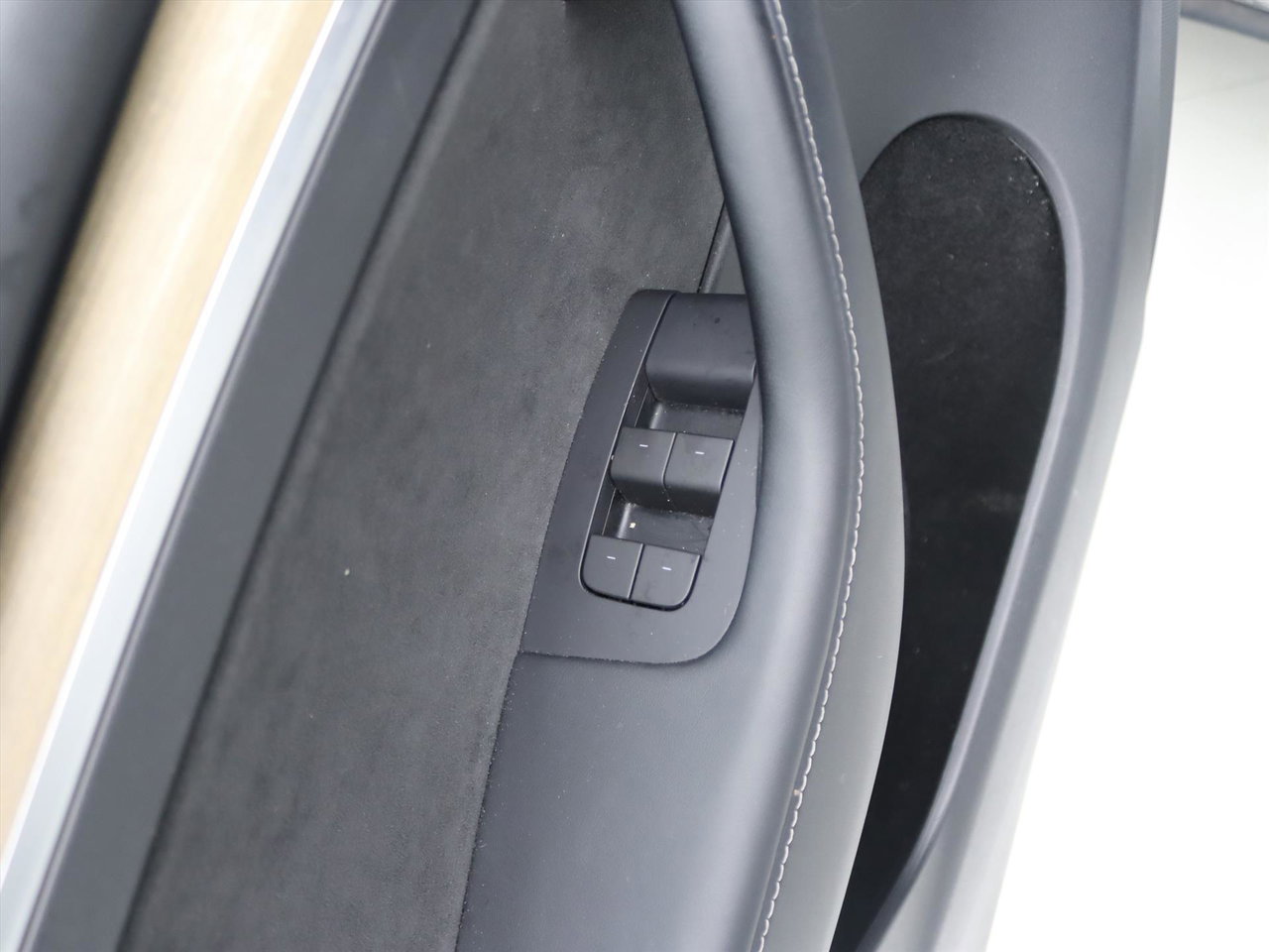 Tesla Model Y Standard RWD Plus 92.4% SoH [ TREKHAAK+LFP ACCU+AUTOPILOT+19 INCH+PREMIUM AUDIO ] 28