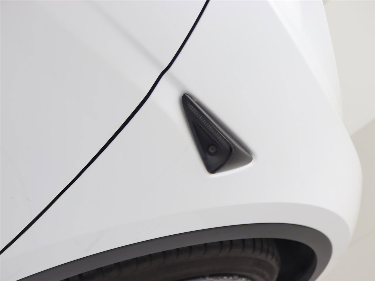 Tesla Model Y Standard RWD Plus 351pk 92.7% SoH [ TREKHAAK+LFP ACCU+AUTOPILOT+20 INCH+PREMIUM AUDIO ] 26