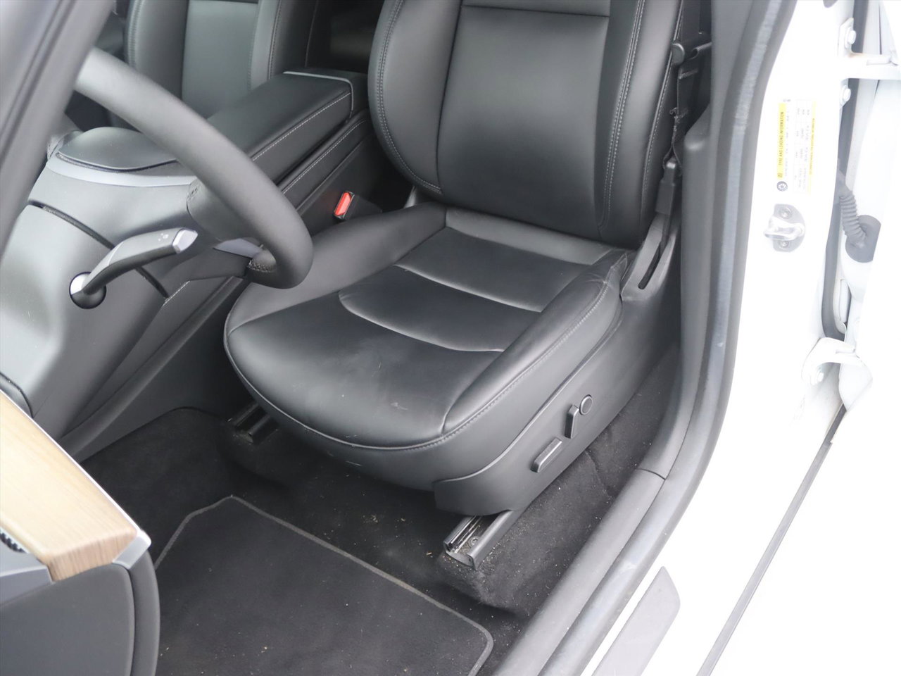 Tesla Model Y Standard RWD Plus 351pk 92.7% SoH [ TREKHAAK+LFP ACCU+AUTOPILOT+20 INCH+PREMIUM AUDIO ] 16