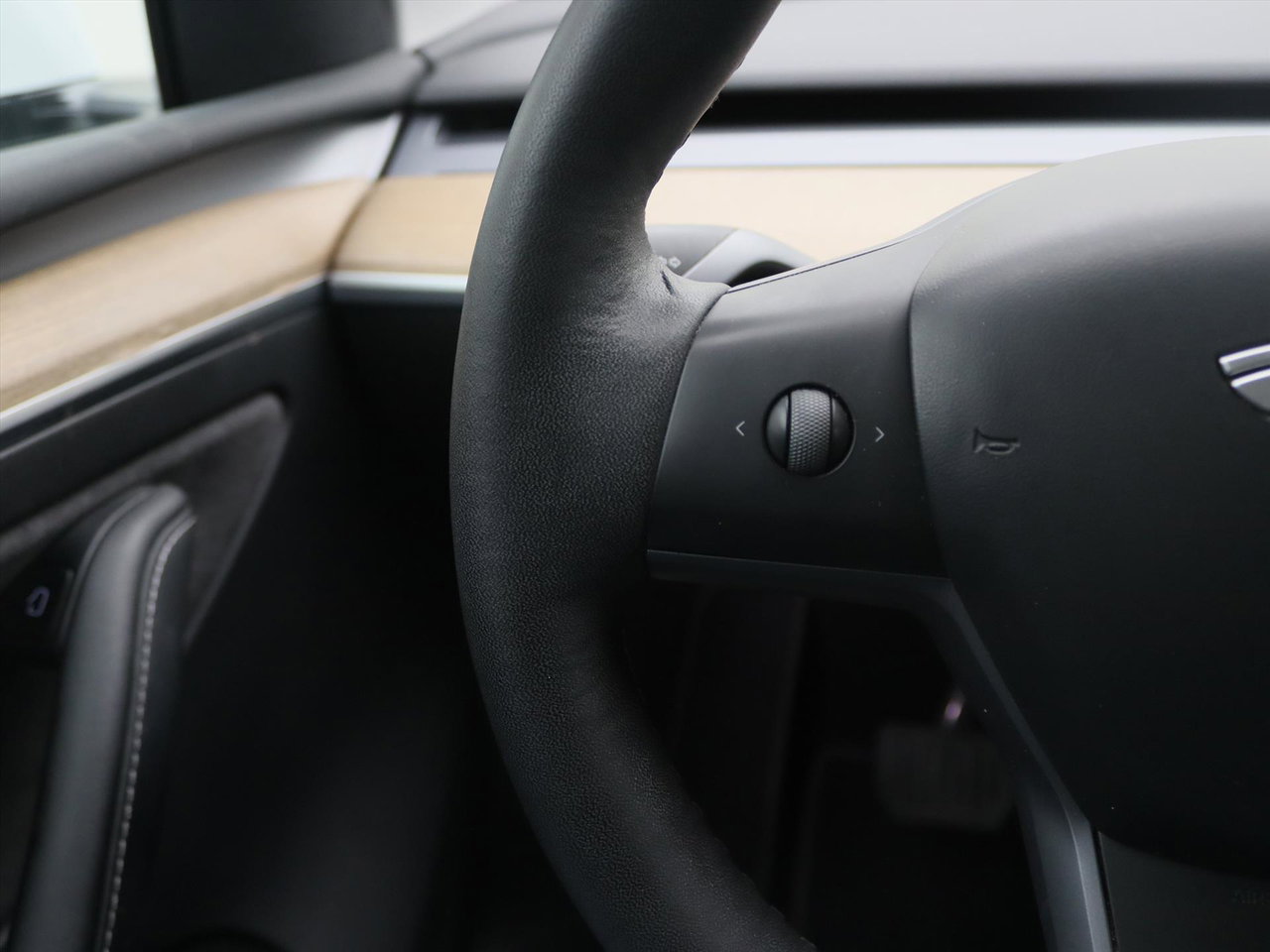 Tesla Model Y Long Range AWD 75kWh 351pk [ AMD RYZEN+AUTOPILOT+19 INCH+PREMIUM AUDIO ] 26