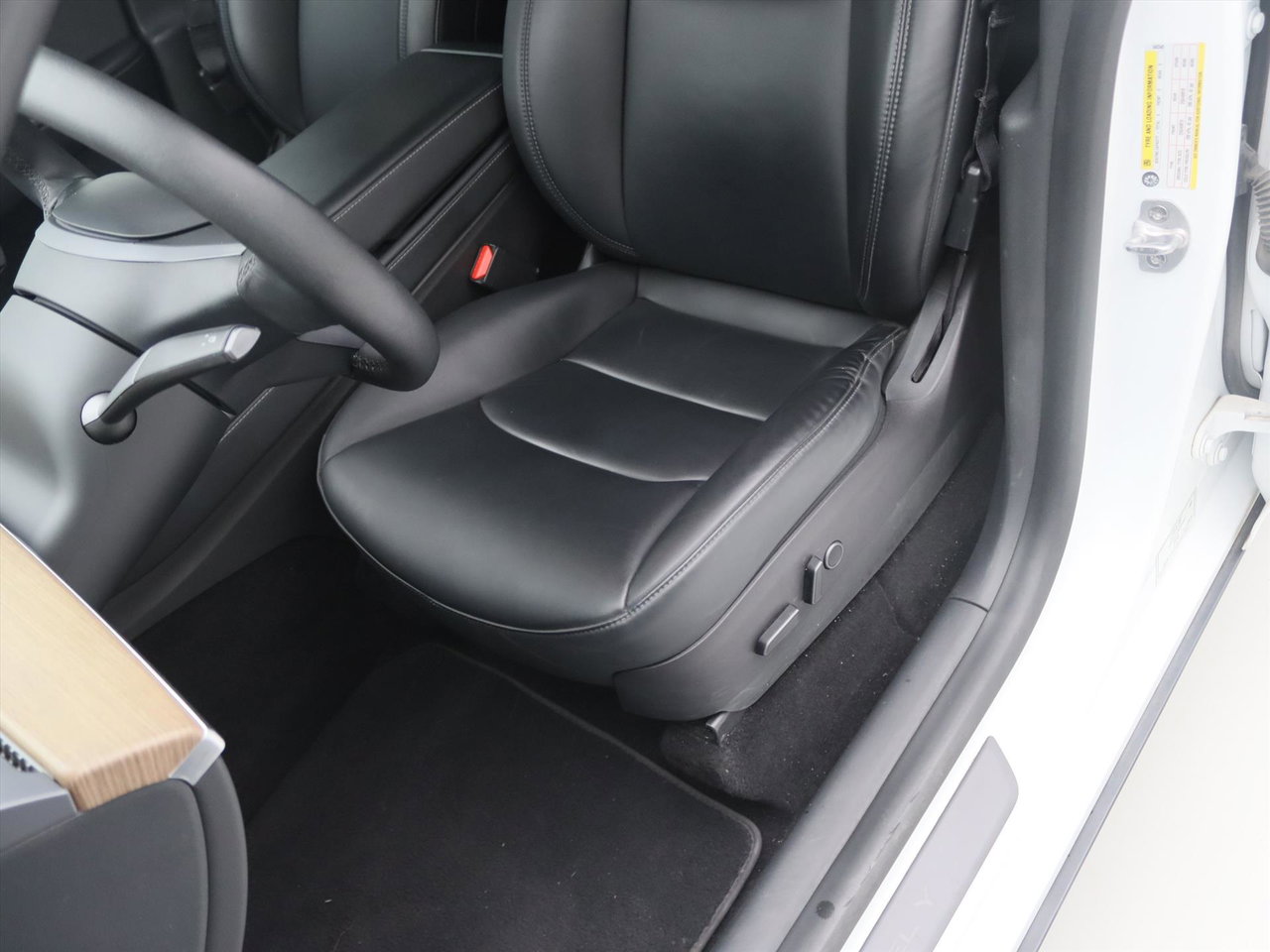 Tesla Model Y Long Range AWD 75kWh 351pk [ AMD RYZEN+AUTOPILOT+19 INCH+PREMIUM AUDIO ] 24