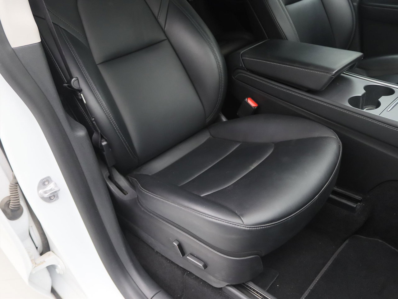 Tesla Model Y Long Range AWD 75kWh 351pk [ AMD RYZEN+AUTOPILOT+19 INCH+PREMIUM AUDIO ] 18