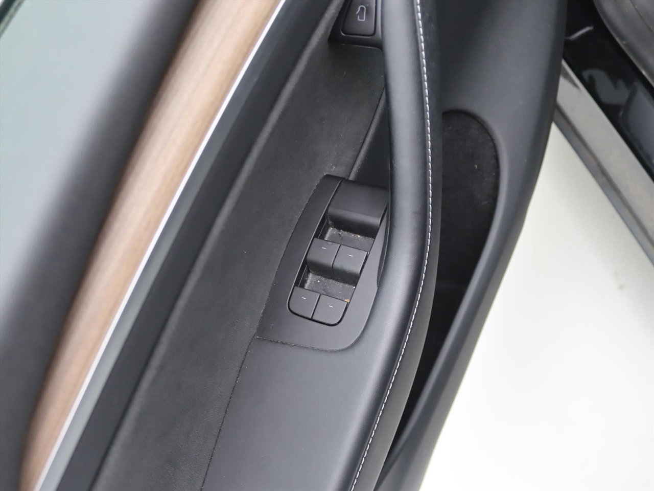 Tesla Model Y Long Range AWD 75kWh 351pk 92,7% SoH [ TREKHAAK+AMD RYZEN+ENHANCED AUTOPILOT+19 INCH+PREMIUM AUDIO ] 20