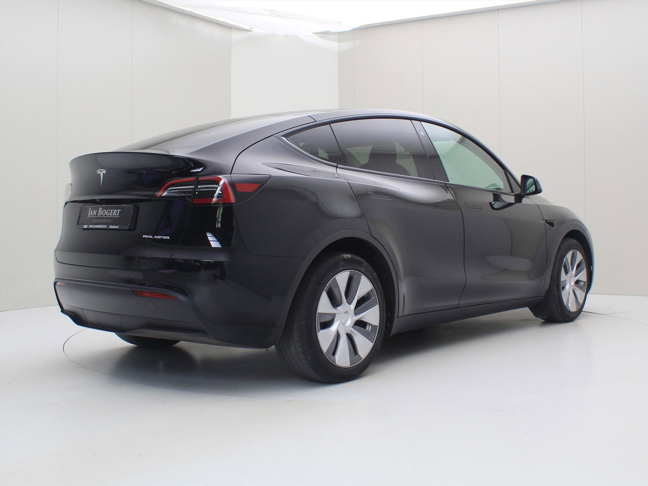 Tesla Model Y Long Range AWD 75kWh 351pk 94.4% SoH [ AMD RYZEN+AUTOPILOT+19 INCH+PREMIUM AUDIO ]
