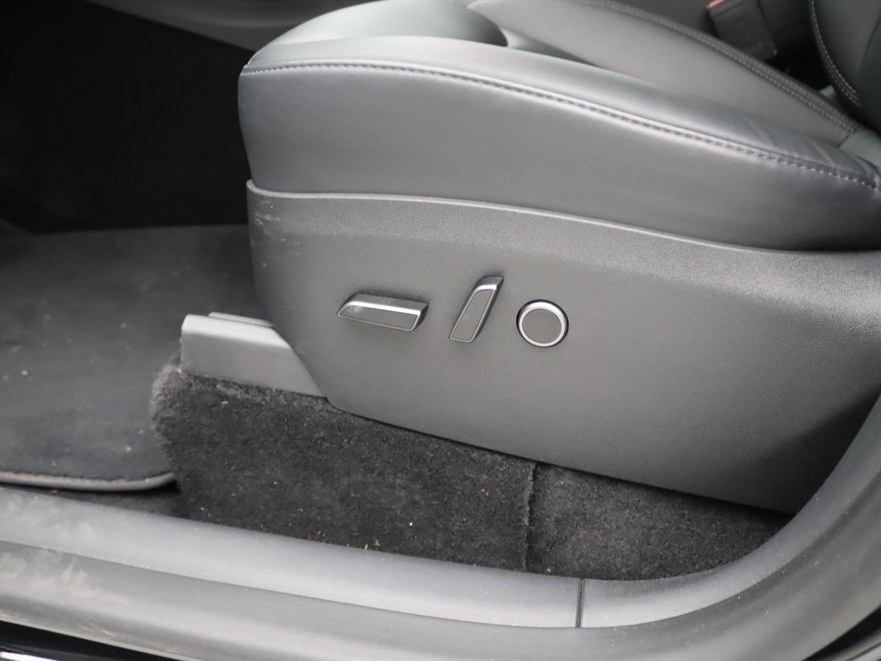 Tesla Model Y Long Range AWD 75kWh 351pk 94.4% SoH [ AMD RYZEN+AUTOPILOT+19 INCH+PREMIUM AUDIO ] 23