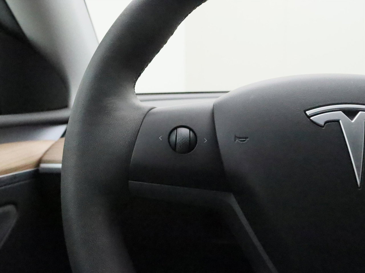 Tesla Model Y Long Range AWD 75kWh 351pk 94.4% SoH [ AMD RYZEN+AUTOPILOT+19 INCH+PREMIUM AUDIO ] 21