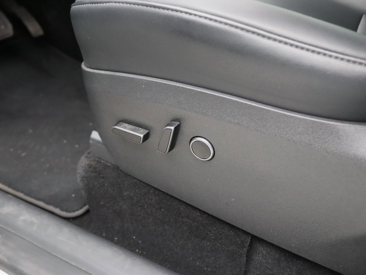 Tesla Model Y Long Range AWD 75kWh 351pk 93.3% SoH [ AMD RYZEN+AUTOPILOT+19 INCH+PREMIUM AUDIO ] 17