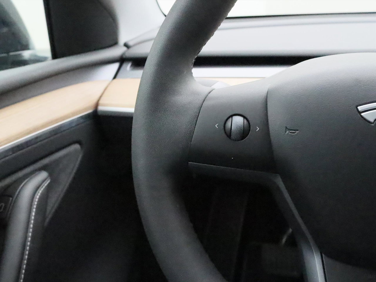 Tesla Model Y Long Range AWD 75kWh 351pk 93.2% SoH [ TREKHAAK+AMD RYZEN+AUTOPILOT+19 INCH+PREMIUM AUDIO ] 19