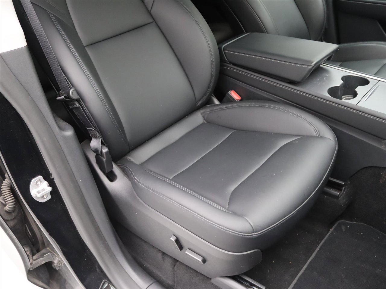 Tesla Model Y Long Range AWD 75kWh 351pk 93.2% SoH [ TREKHAAK+AMD RYZEN+AUTOPILOT+19 INCH+PREMIUM AUDIO ] 14