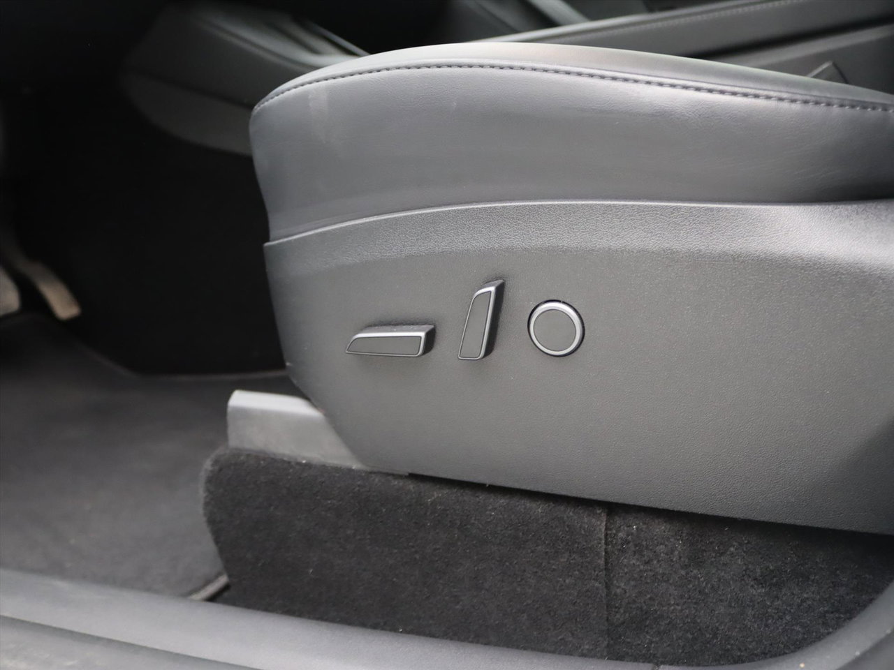 Tesla Model Y Long Range AWD 75kWh 351pk 93.8% SoH [ AMD RYZEN+AUTOPILOT+19 INCH+PREMIUM AUDIO ] 23