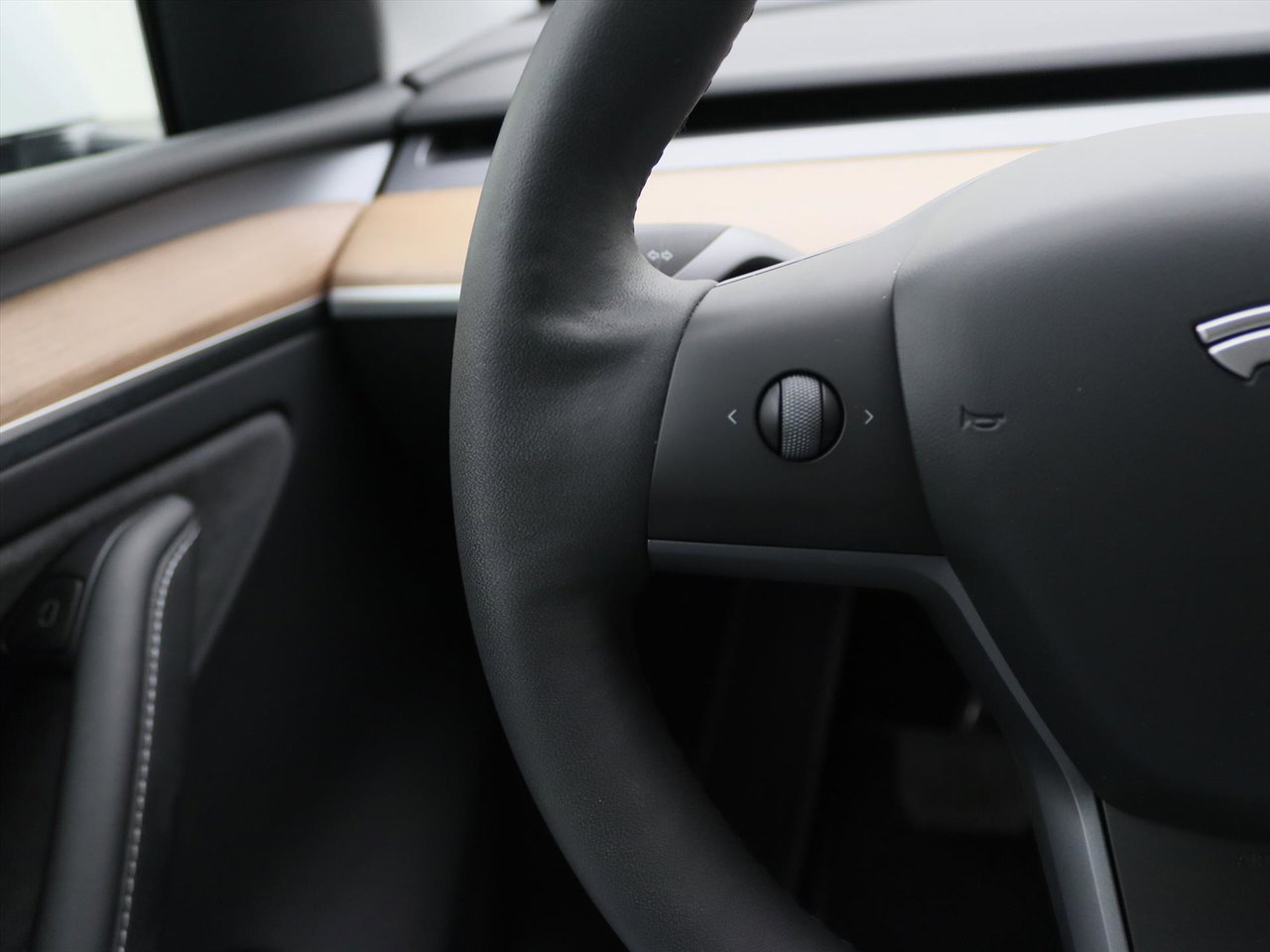 Tesla Model Y Long Range AWD 75kWh 351pk 93.8% SoH [ AMD RYZEN+AUTOPILOT+19 INCH+PREMIUM AUDIO ] 26