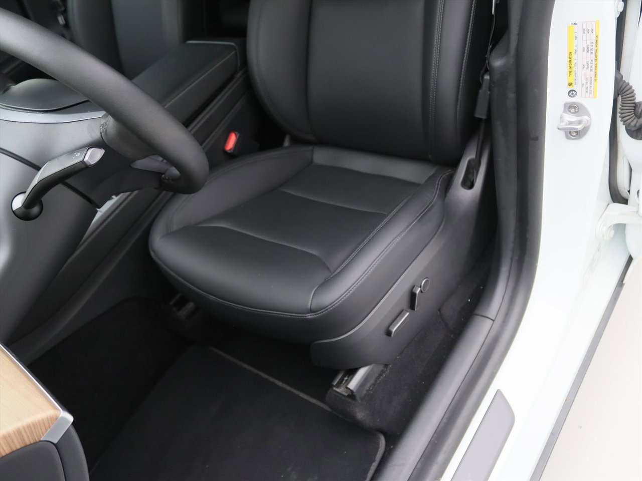 Tesla Model Y Long Range AWD 75kWh 351pk 92% SoH [ TREKHAAK+AMD RYZEN+AUTOPILOT+19 INCH+PREMIUM AUDIO ] 24