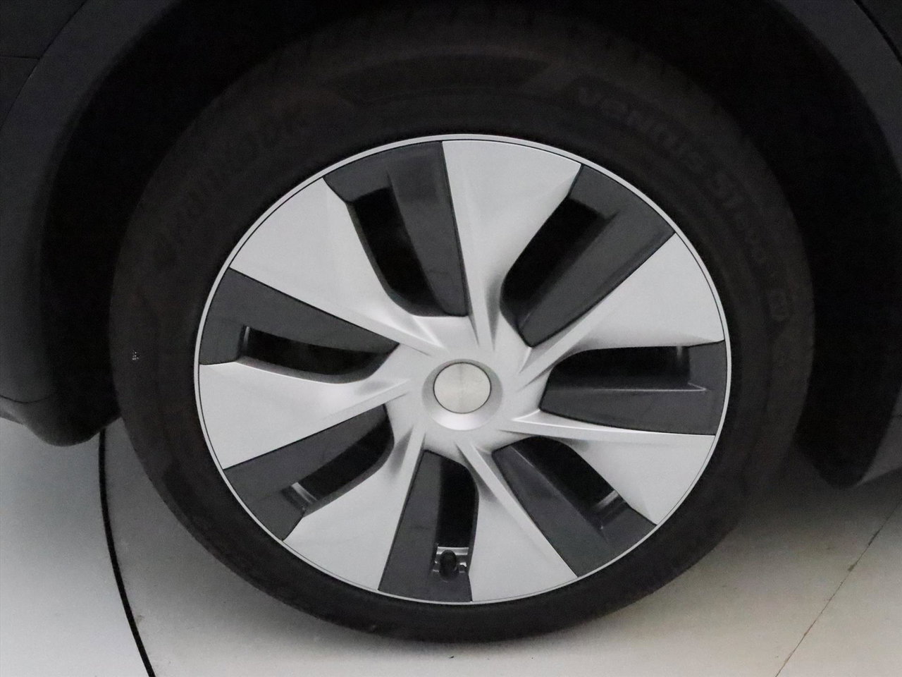 Tesla Model Y Standard RWD Plus 299pk 95.1% SoH [ AMD RYZEN+LFP+AUTOPILOT+19 INCH+PREMIUM AUDIO ] 12