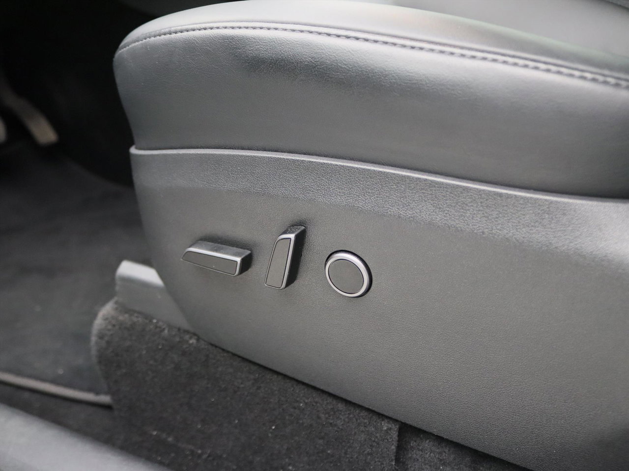 Tesla Model Y Long Range AWD 75kWh 351pk 91.8% SoH [ AMD RYZEN+AUTOPILOT+19 INCH+PREMIUM AUDIO ] 18