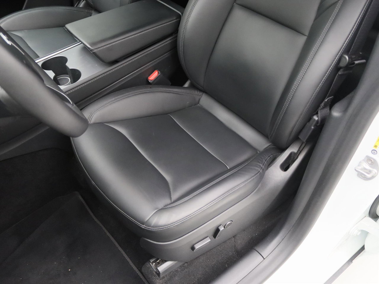 Tesla Model Y Long Range AWD 75kWh 351pk 91.8% SoH [ AMD RYZEN+AUTOPILOT+19 INCH+PREMIUM AUDIO ] 17