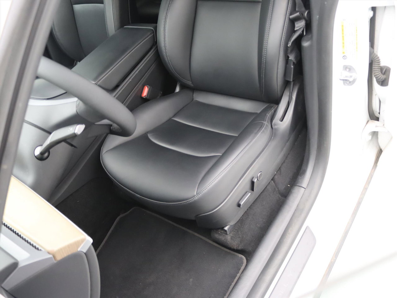 Tesla Model Y Standard RWD Plus 299pk 93.8% SoH [ AMD RYZEN+AUTOPILOT+19 INCH+PREMIUM AUDIO ] 24